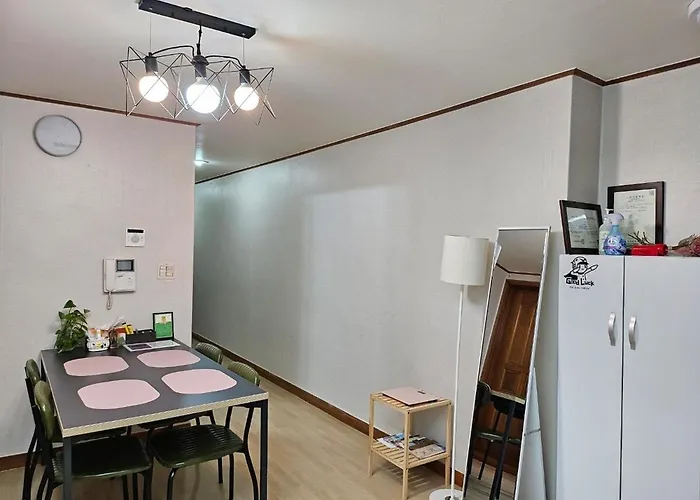 아파트 Hongdae#yonsei Univ#sinchon#2br With Elevator#4min From Shinchon Station Line 2