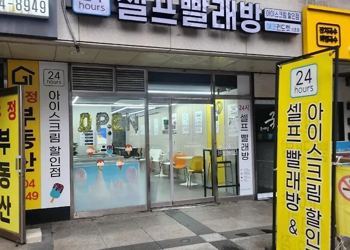 Hongdae#yonsei Univ#sinchon#2br With Elevator#4min From Shinchon Station Line 2