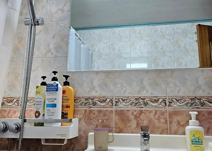 Hongdae#yonsei Univ#sinchon#2br With Elevator#4min From Shinchon Station Line 2