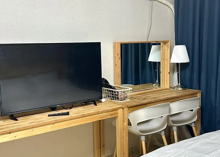 Hongdae#yonsei Univ#sinchon#2br With Elevator#4min From Shinchon Station Line 2 서울특별시