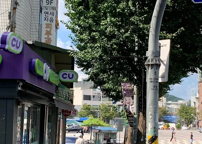 Hongdae#yonsei Univ#sinchon#2br With Elevator#4min From Shinchon Station Line 2 아파트 *